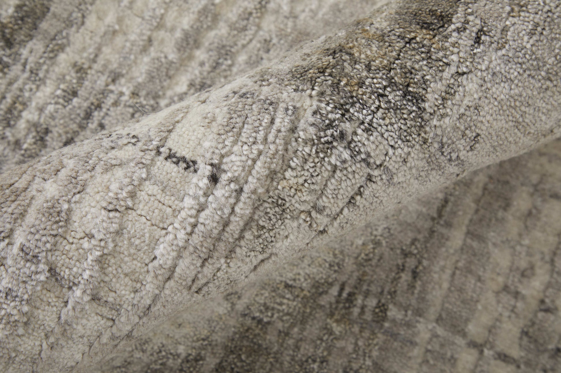 12' X 15' Gray And Ivory Abstract Hand Woven Distressed Area Rug-8